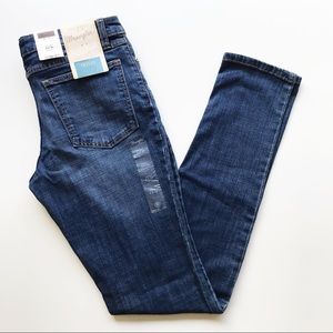 NEW Wrangler Skinny Leg Jeans 9x33 Size 9